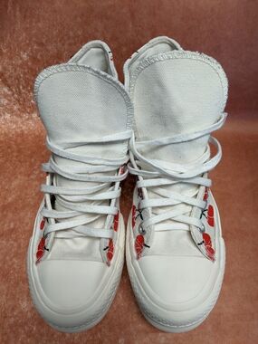 Converse All-Star Women's Chuck Taylor High-Top Platform Sneakers Size 6.5 -Used
